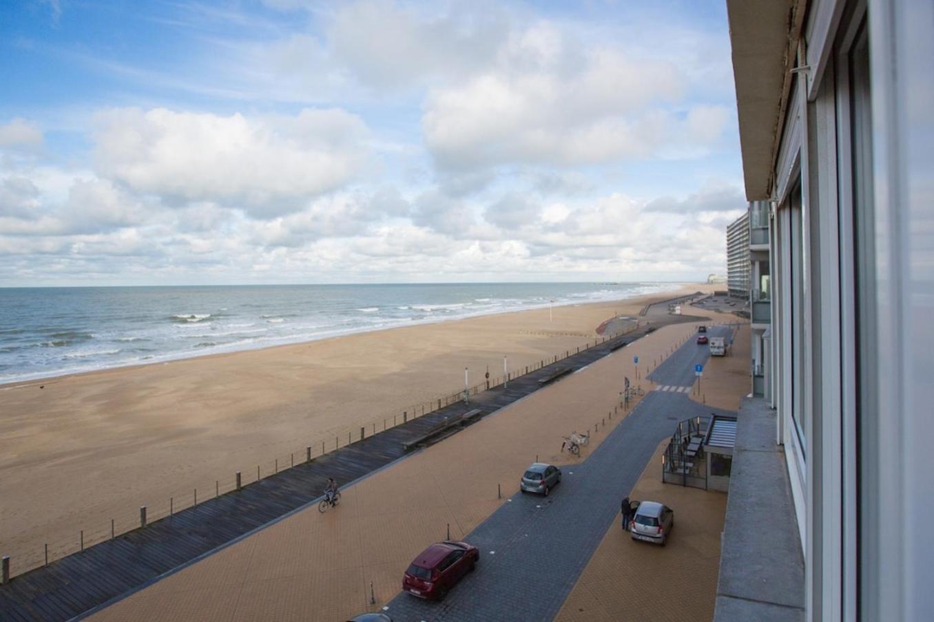 Bright Apartment With Sea View Ostenda Esterno foto